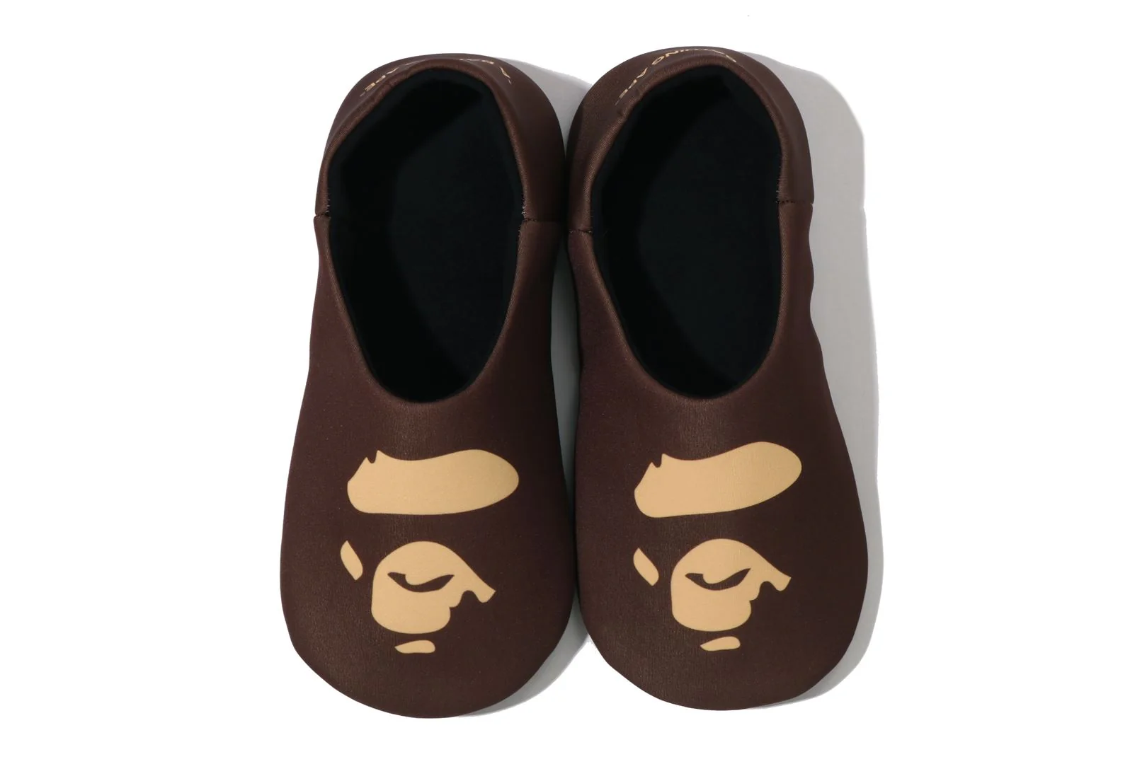 APE HEAD SLIPPERS & POUCH SET - Image 2