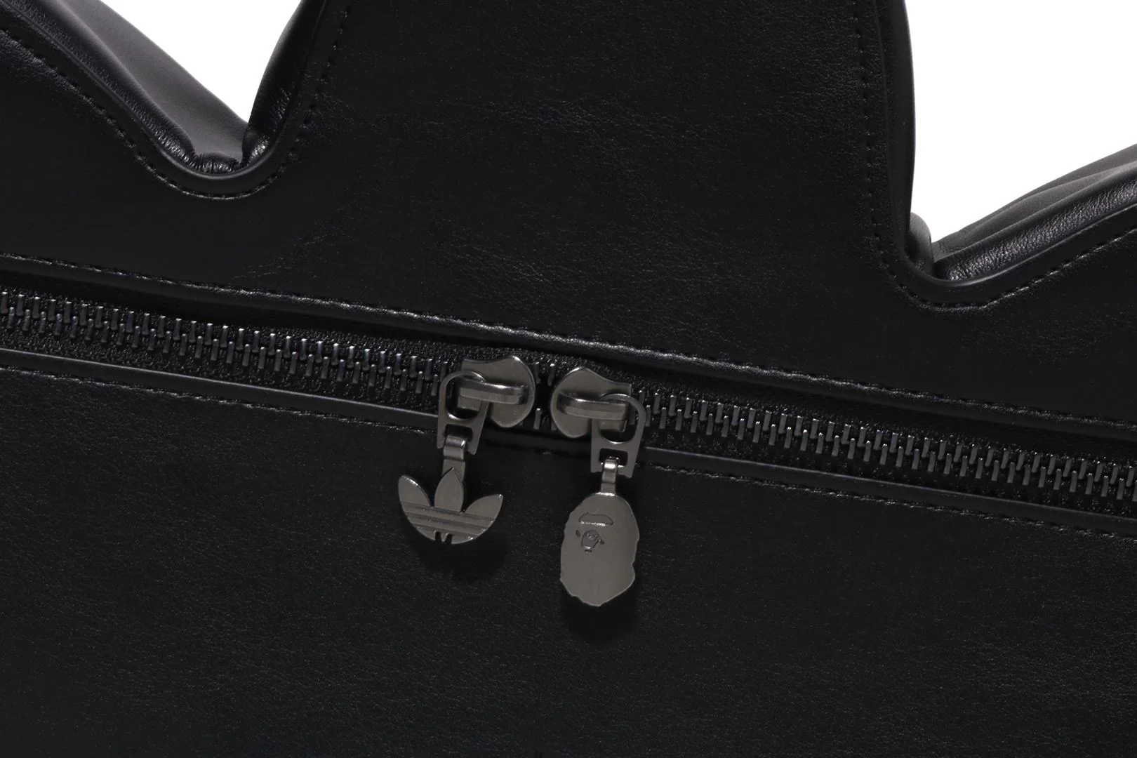 BAPE X ADIDAS CAMO TREFOIL SHOULDER BAG - Image 4