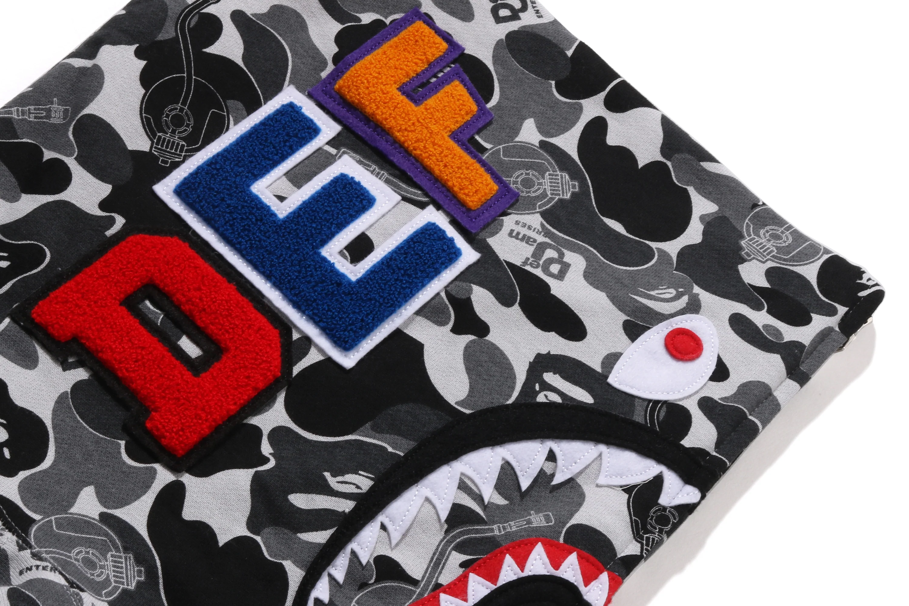 BAPE X DEF JAM CAMO SHARK RELAXED FIT FULL ZIP HOODIE - Image 4