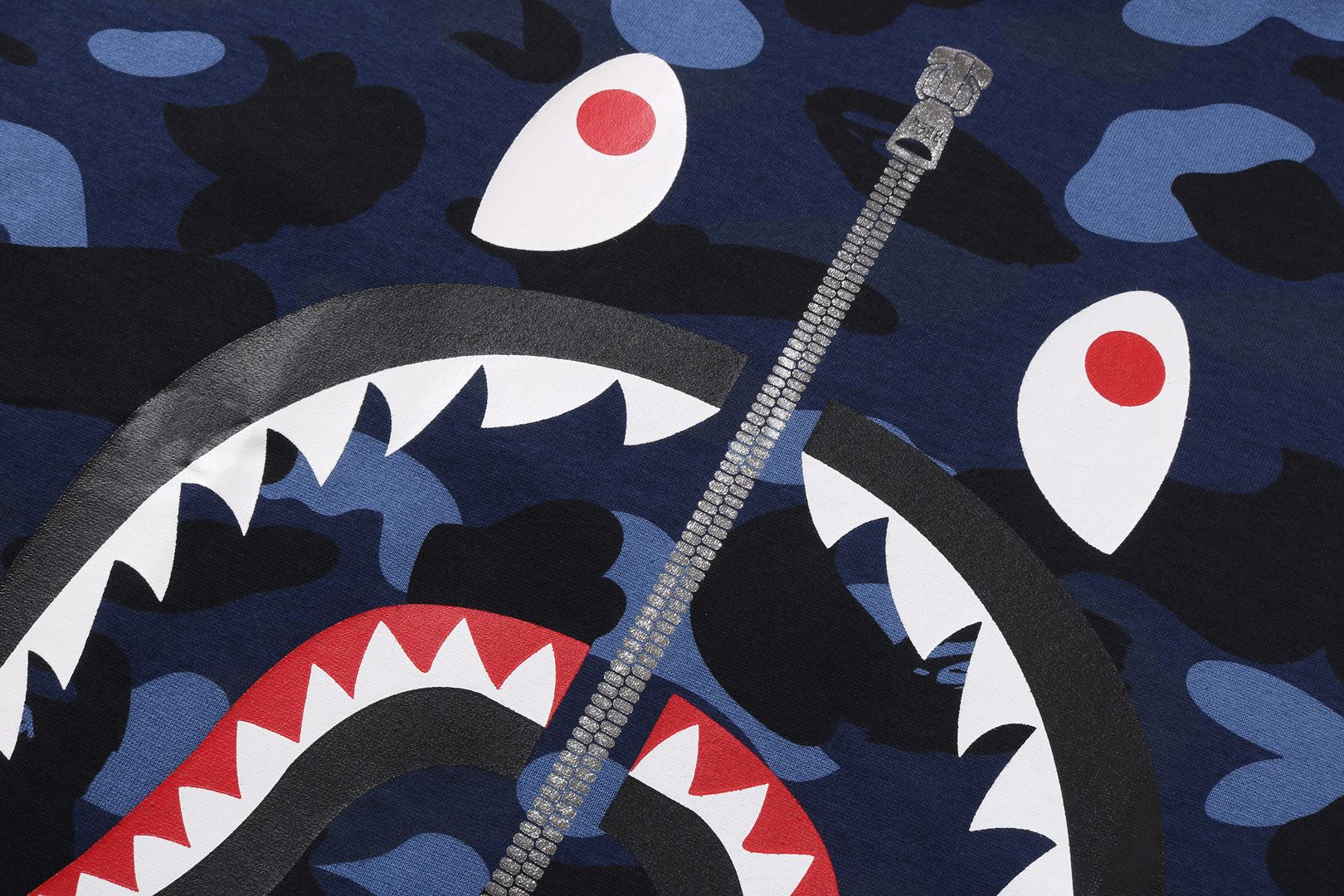 BAPE MENS COTTON COLOR CAMO SHARK T-SHIRT - Image 11