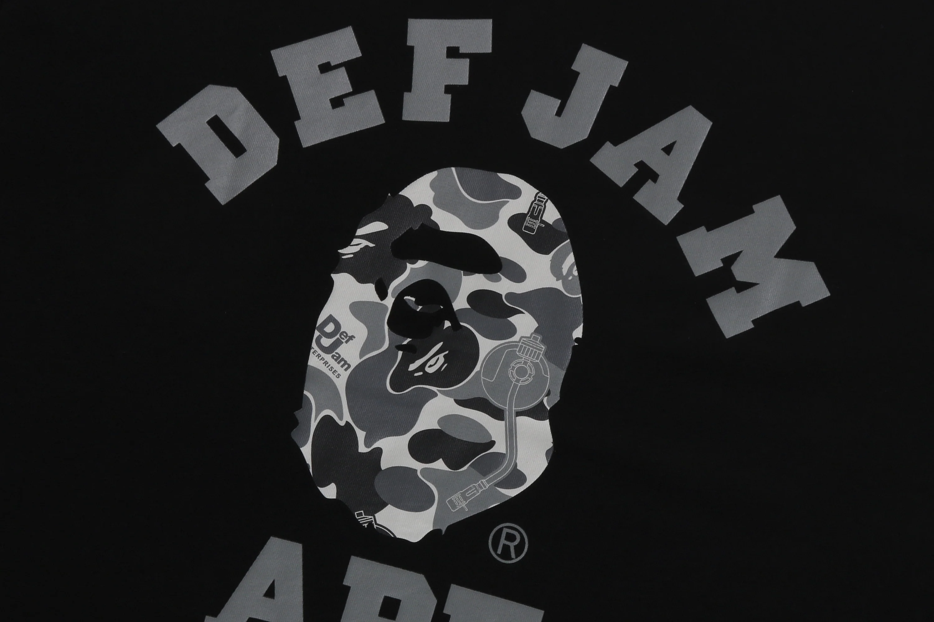 BAPE X DEF JAM CAMO COLLEGE RELAXED FIT TEE - Image 3