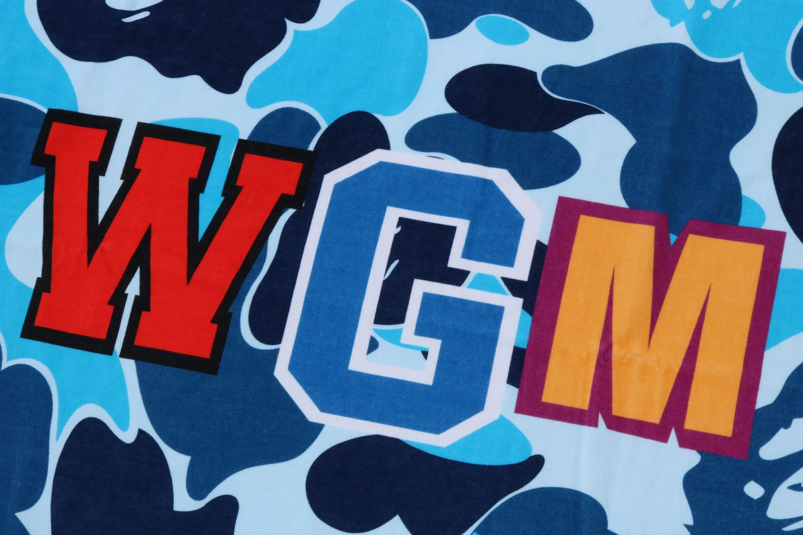 ABC CAMO SHARK BEACH TOWEL - Image 3